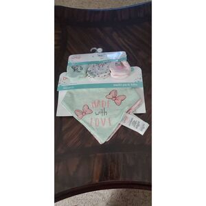 NWT DISNEY BABY WISHES AND DREAMS BIBS AND MITTENS